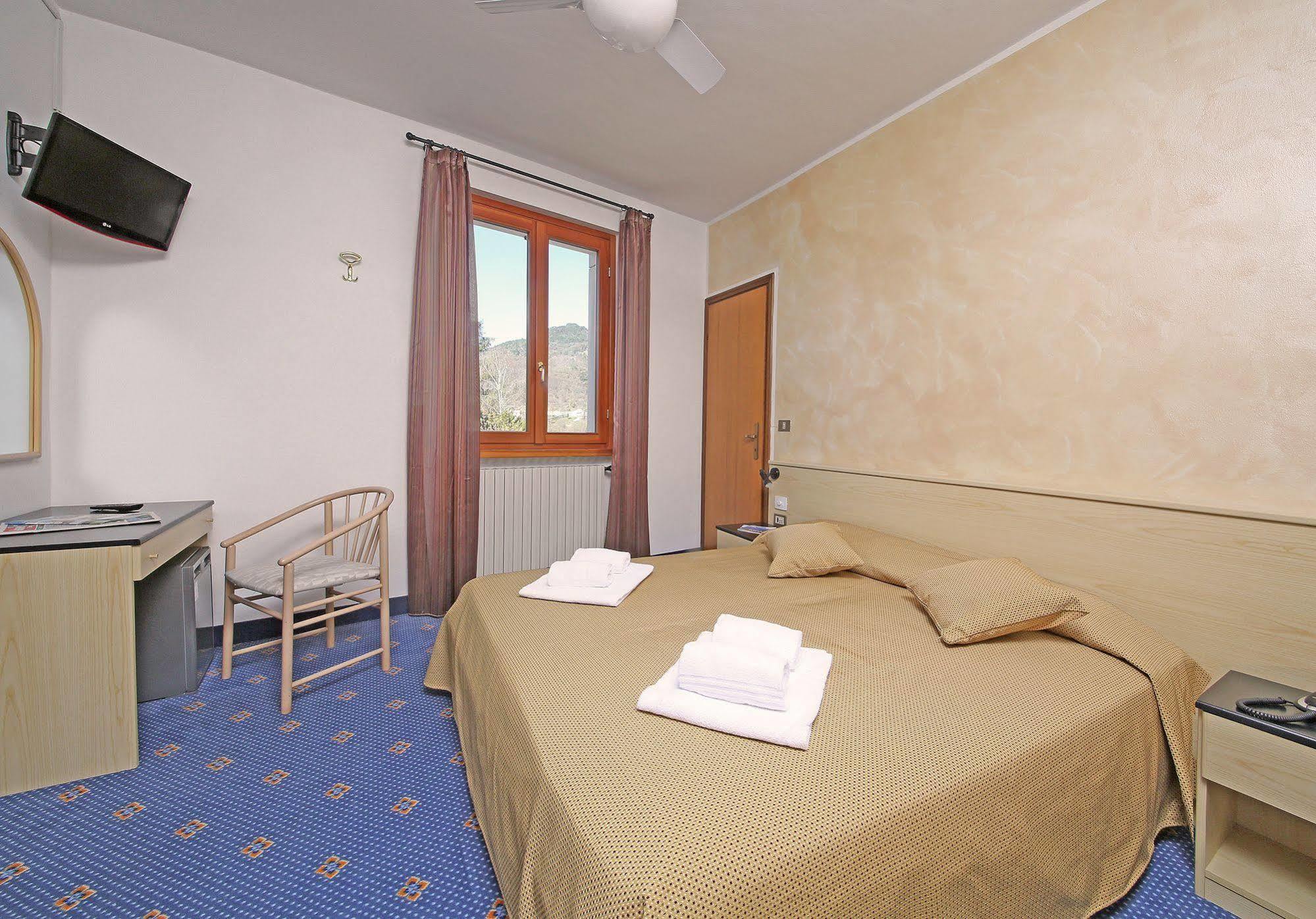 Garni Hotel Tignale Exterior photo
